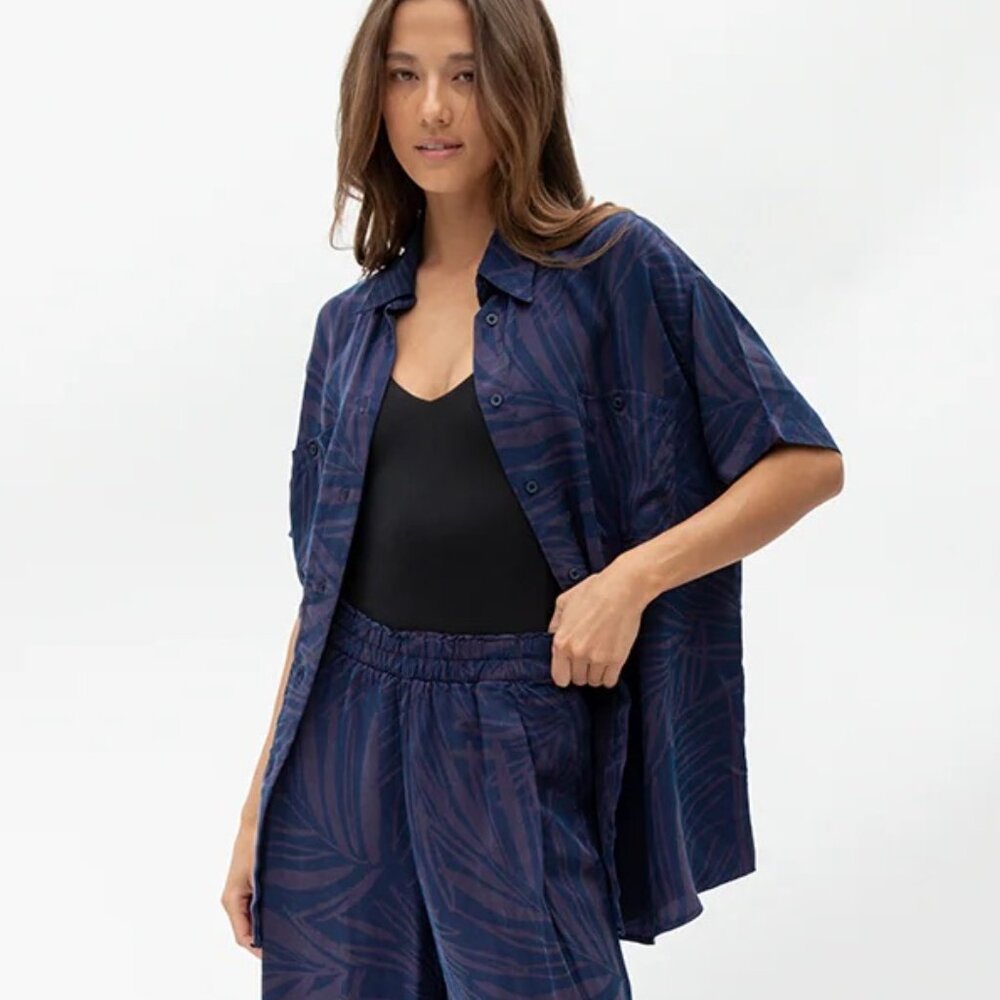 Left on Friday Day Trip Button Down in Navy Blue/Purple Palm Print